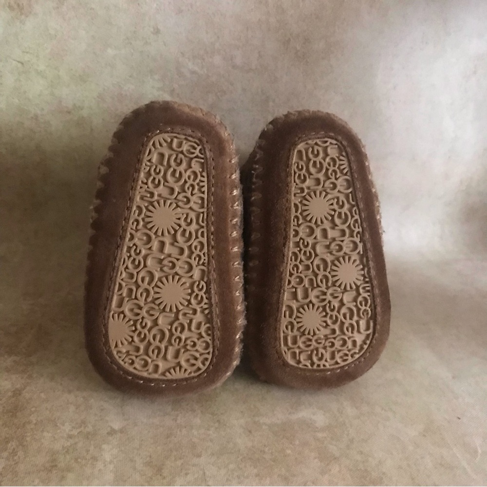 UGG Cassie Leopard Baby Booties - Picture 6 of 11